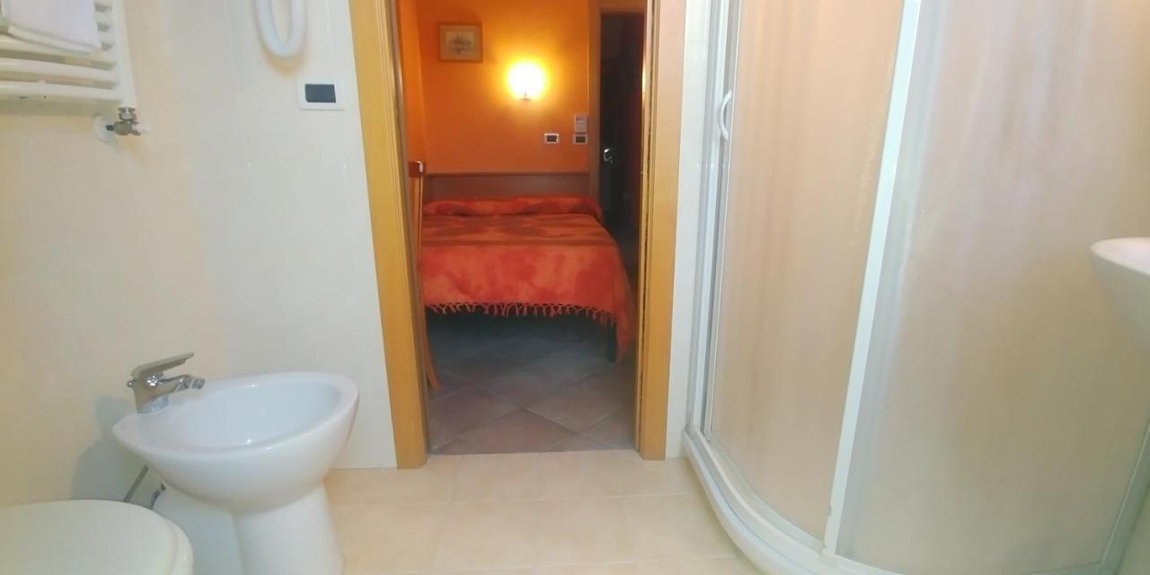 Porto Recanati Zimmer Exterior foto